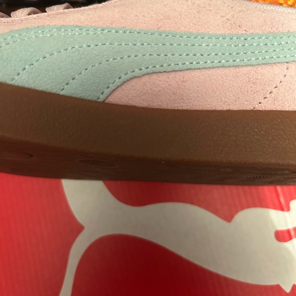 Puma Women's Light Pink Suede Lace-Up Sneakers with Gold Logo - Picture 4 of 4